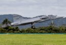 Novos caças F-39 Gripen chegam ao Brasil e voam para Anápolis